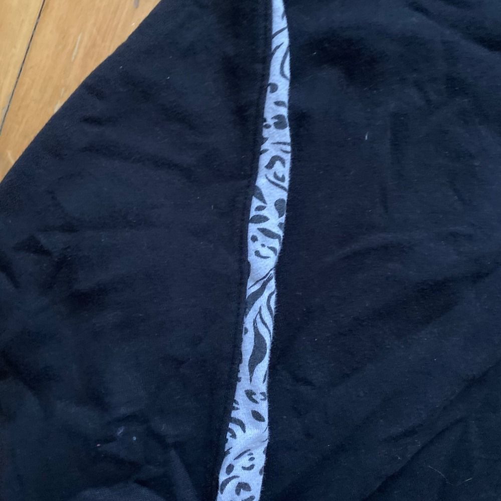Juicy Couture Sport Black Hoodie Animal Print Sleeve Stripes Crown Size Medium - Picture 2 of 7